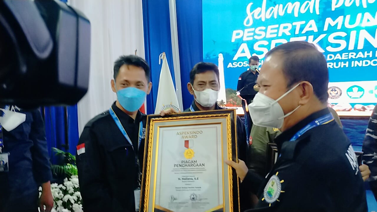 Penghargaan Asosiasi Daerah Kepulauan dan Pesisir Seluruh Indonesia (Aspeksindo) Award. FOTO: Ist