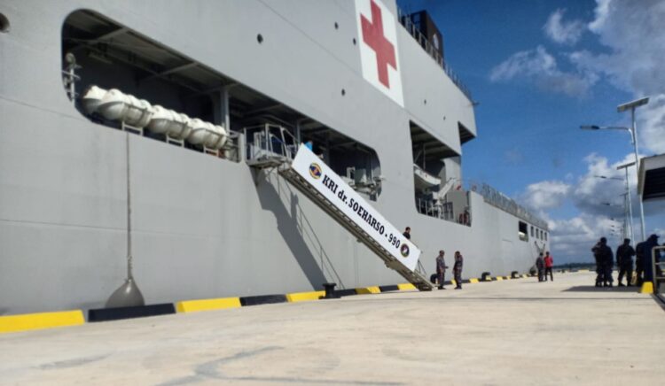 Harnus Di Wakatobi, KRI dr Soeharso 990 Buka Layanan Kesehatan Gratis ...