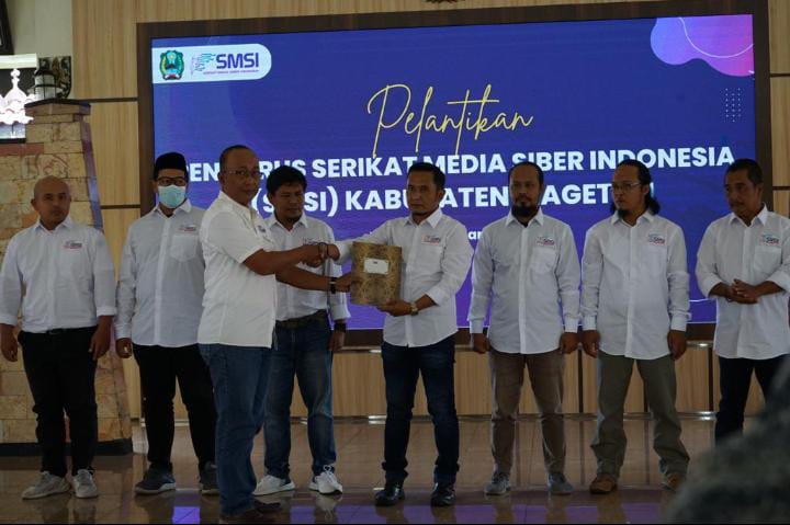 Pelantikan pengurus SMSI Magetan. Foto: SMSI