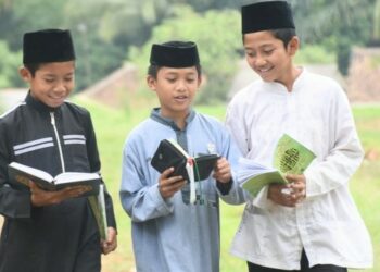 Menjaga akhlak dan kebiasaan belajar santri di masa liburan. Foto: Ist