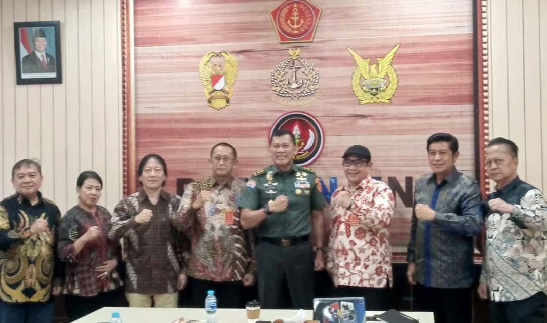 Panitia Kongres Persatuan PWI 2025 temui Menkum RI dan Kapuspen TNI. Foto: Ist