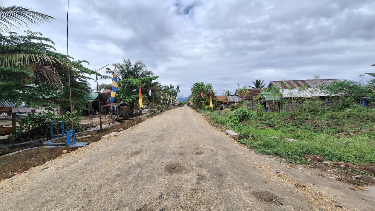 Program fisik TMMD 125 Kodim 1417/Kendari jalan desa sepanjang 3.000 meter. Foto: tim