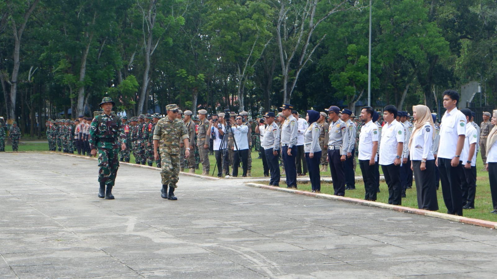 Bupati Konawe, H. Yusran Akbar saat membuka TMMD Kodim 1417/Kendari pada 23 Juli 2025. Foto: tim