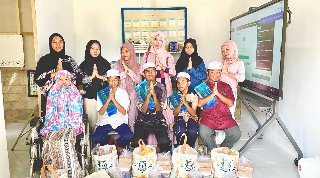 Pererat silaturahmi, SLBS IKA Wuna gelar bukber-anjangsana ke rumah siswa. Foto: Ist